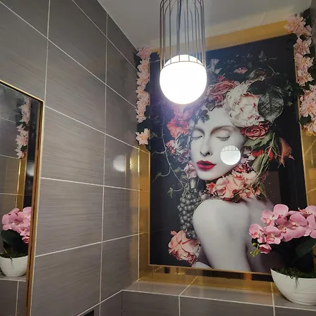 公寓 Jacuzzi & Sauna Nad Morzem 格但斯克