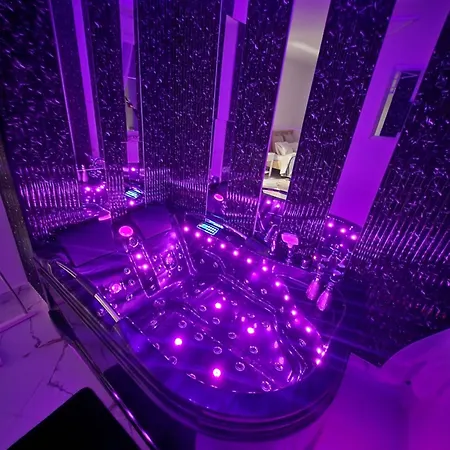 By The Sea - Prestige With A Luxurious Jacuzzi, Sauna And An Exclusive Massage Chair Available In One Of The Apartments!