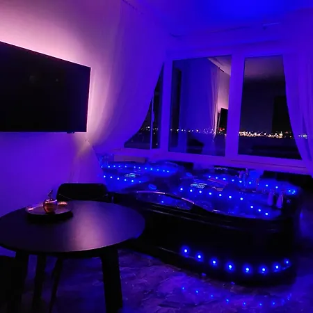 公寓 By The Sea - Prestige With A Luxurious Jacuzzi, Sauna And An Exclusive Massage Chair Available In One Of The Apartments! 格但斯克