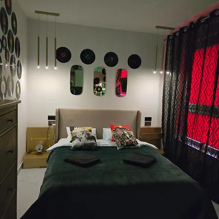 By The Sea - Prestige With A Luxurious Jacuzzi, Sauna And An Exclusive Massage Chair Available In One Of The Apartments!