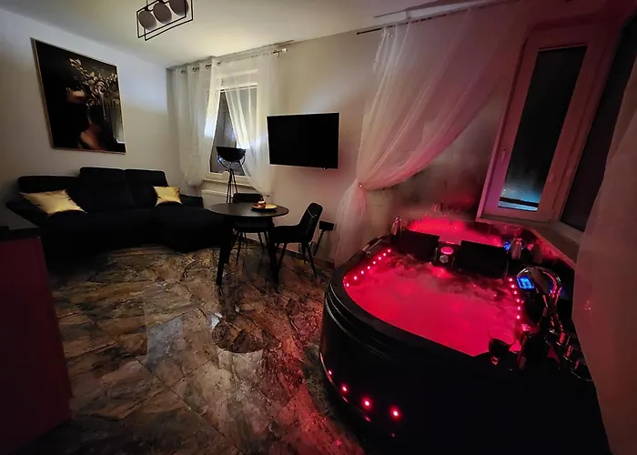 Апартаменты Jacuzzi & Sauna Nad Morzem *