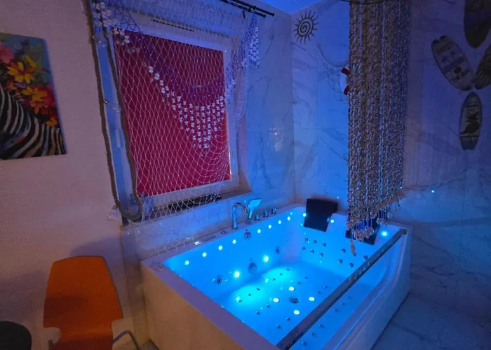 Jacuzzi & Sauna Nad Morzem Апартаменты *